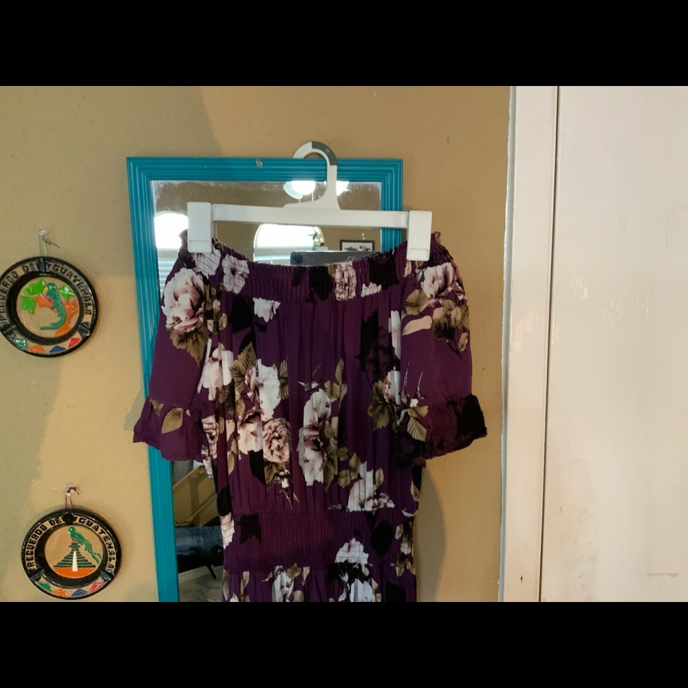 Super cute Flower maxi dress,